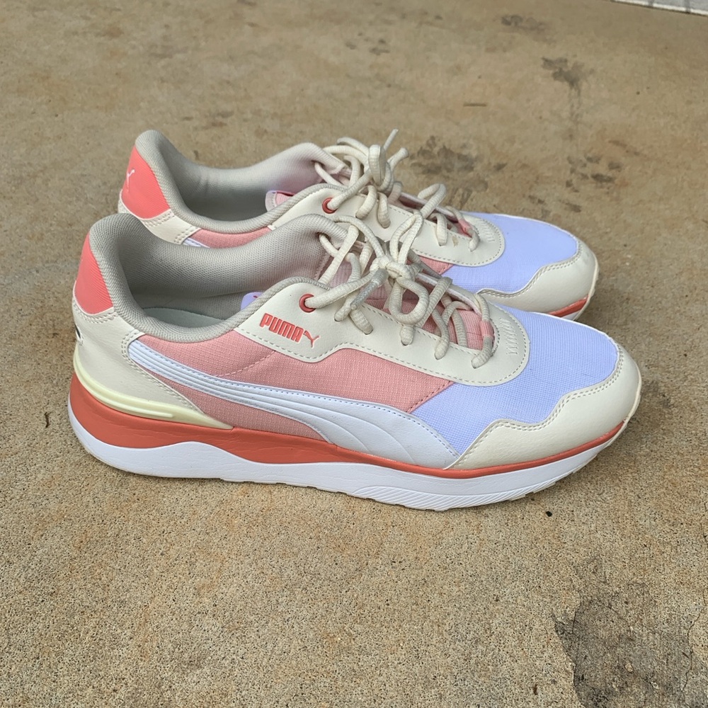 Woman’s Puma Peach Pink White Cream Platform Running Shoes sz 10